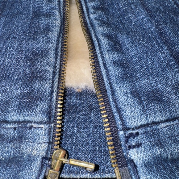 Banana Republic Cream Faux Fur Lined Denim Jacket. Ladies sized small. - Picture 5 of 13